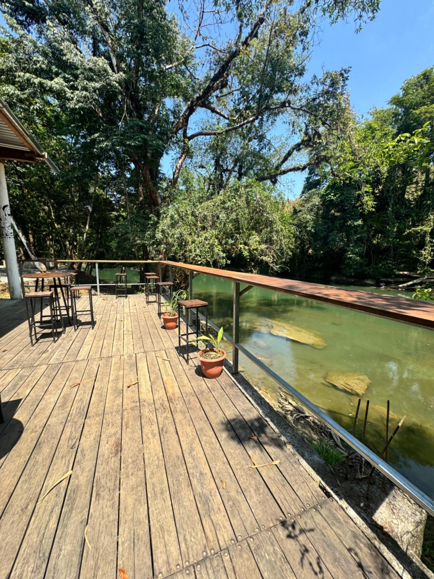 Pachamaya River Hostel Lanquín Exteriér fotografie